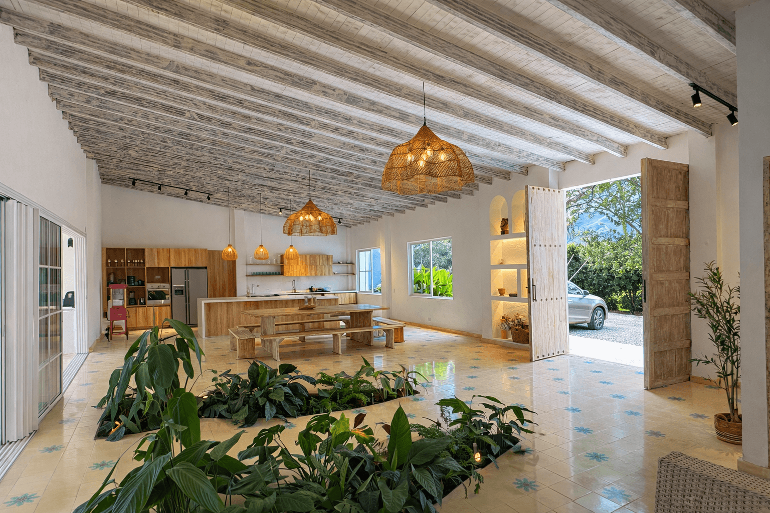 Cocina y comedor de Casa Vallejuelo, finca vacacional en Santa Fe de Antioquia